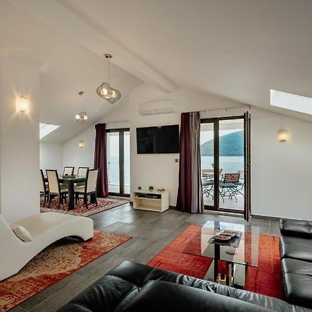 Apartments Joy ヘルツェグ・ノヴィ エクステリア 写真