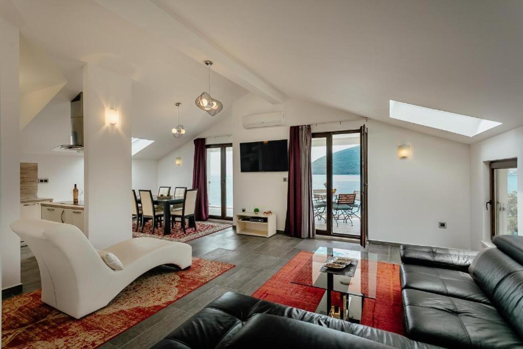 Apartments Joy ヘルツェグ・ノヴィ エクステリア 写真