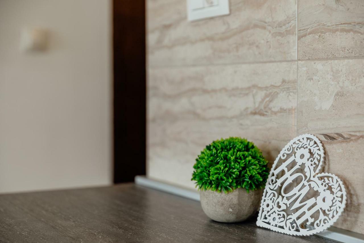Apartments Joy ヘルツェグ・ノヴィ エクステリア 写真